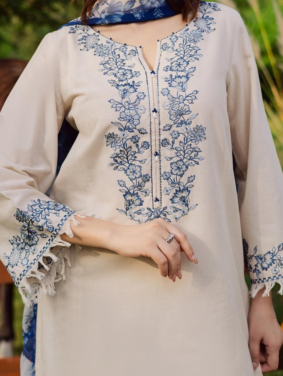 Batik Khaddar Emb 3pc