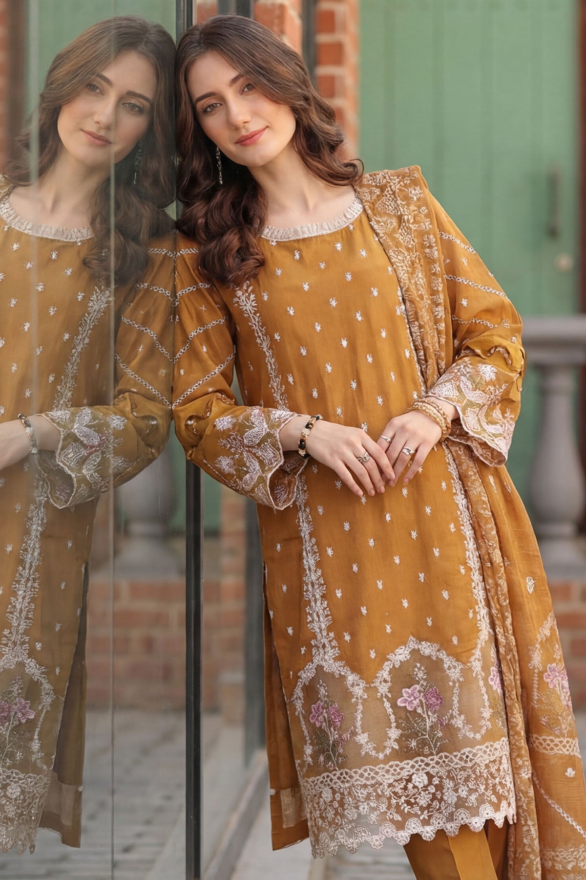 Motifz 5862-SOPHIA EMBROIDERED LAWN UNSTITCHED