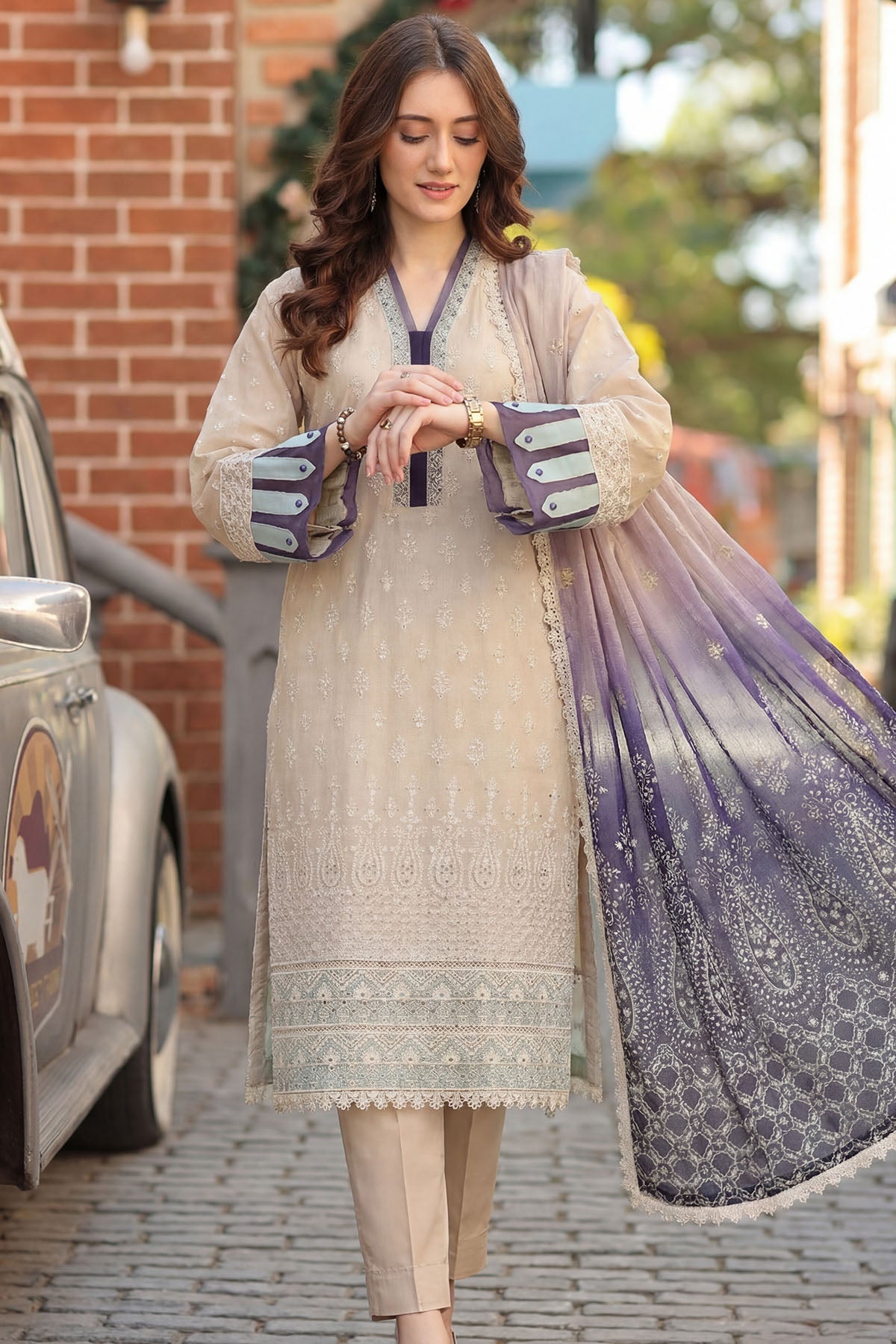 Motifz 5863-BELLA EMBROIDERED LAWN UNSTITCHED